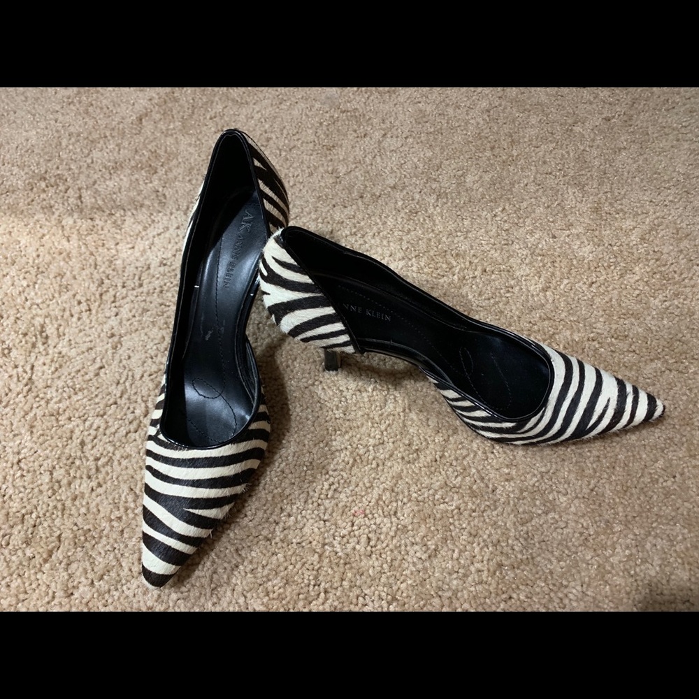 Size 7 Anne Klein Animal Striped Pump